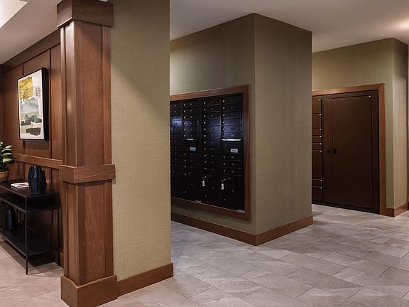 Luxer Package System