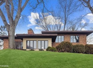 368 Birchbrook Ct, Glen Ellyn, IL 60137