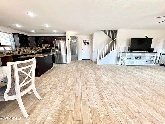 4th image of 3220 S 92ND Drive