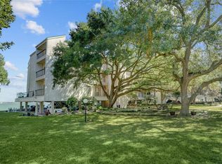 351 Lakeside Ln APT 102, Houston, TX 77058