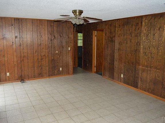 2nd image of 1040 Sawyer St