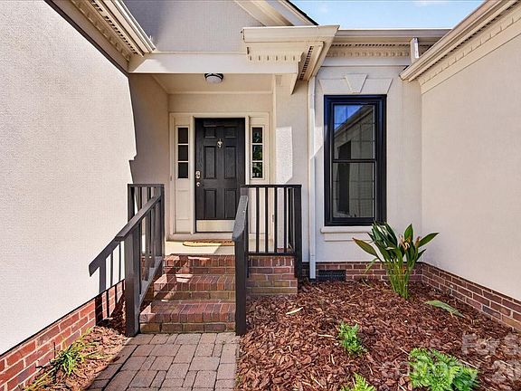 5th image of 2843 Redfield Dr