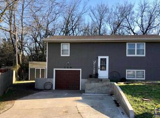 126 Thomas Ct, Carbondale, KS 66414