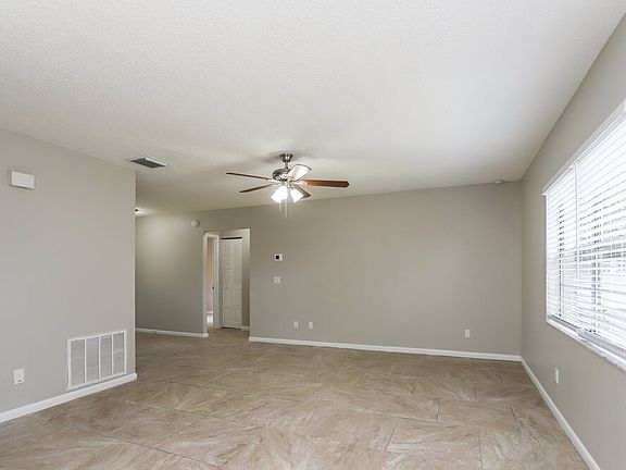 3rd image of 224 Regal Park Dr