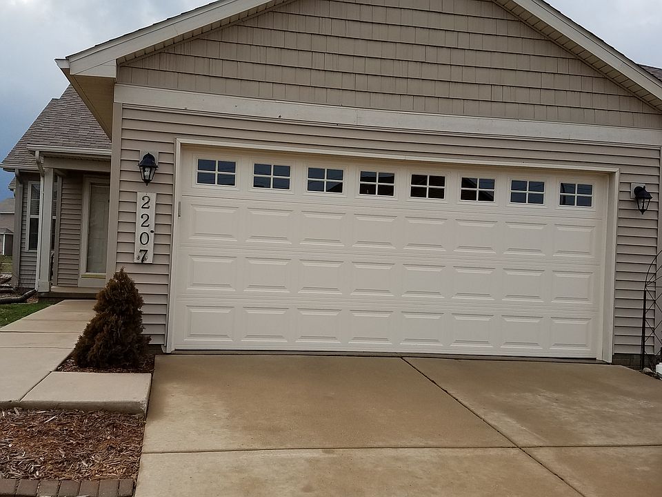 2207 S. Stonebrooke Ct.