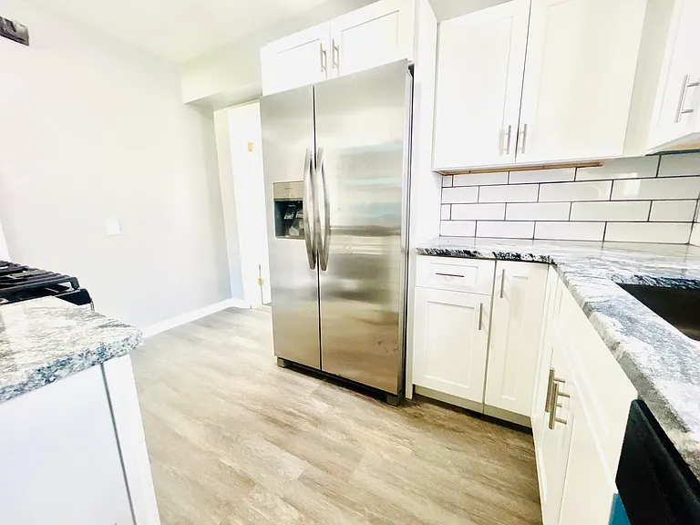 4198 Eastway Rd — Photo 9