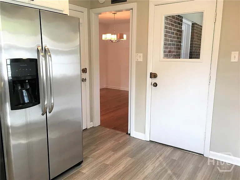 130 Andover Dr — Photo 22