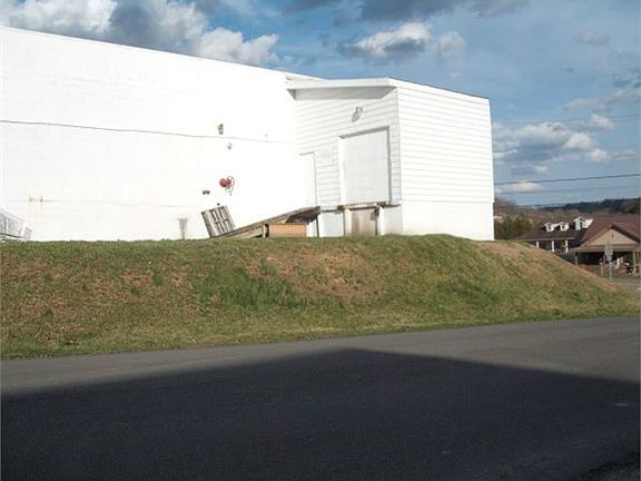 3rd image of 1205 E Main St