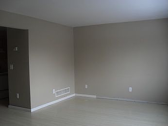 4th image of 29386 Maurice Ct