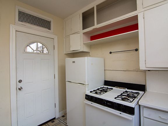 4th image of 4413 N Wolcott Ave APT 2A
