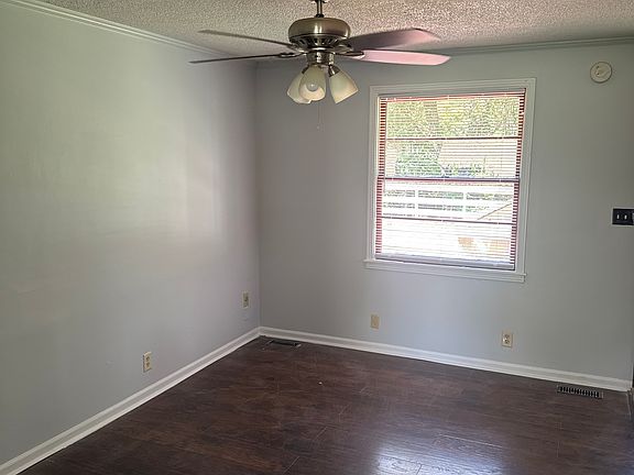 3rd image of 1006 Mitchell St