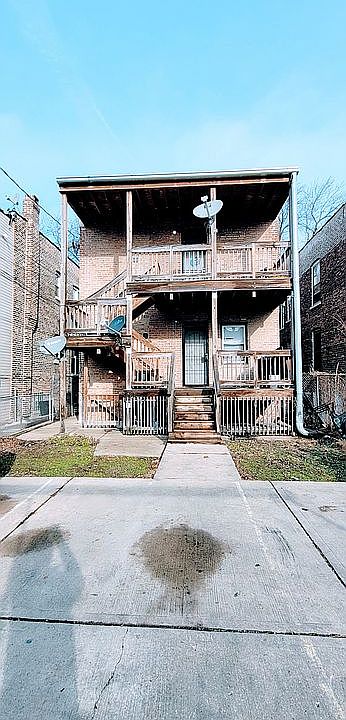 2nd image of 4453 W Fulton St