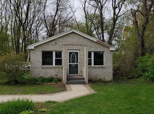 W1011 Sylvan Rd, Genoa City, WI 53128