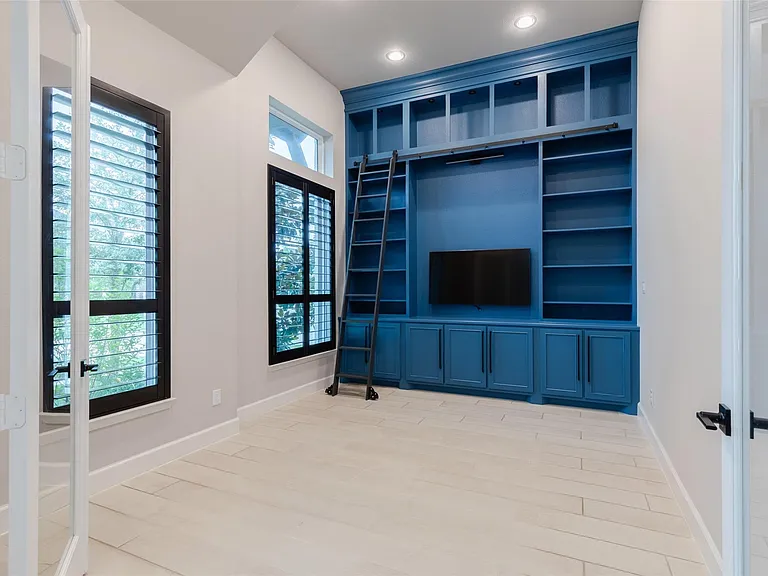 3114 Swift Way — Photo 3