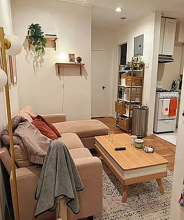 1st image of 217 E 59th St #2S