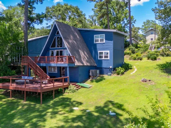 169 County Road 4945, Etoile, TX 75944