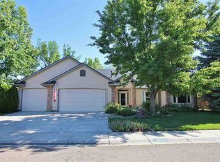 2660 E Timberland Dr, Eagle, ID 83616