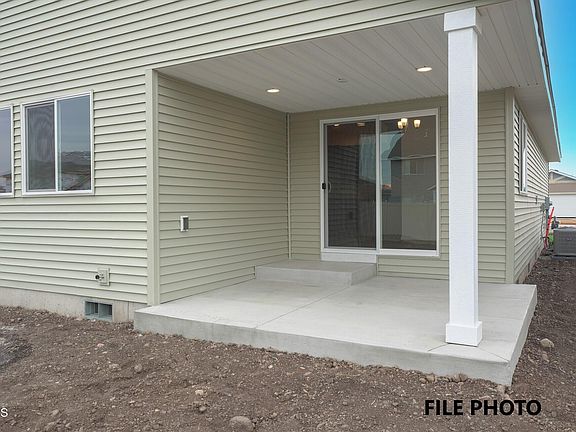 2nd image of 1426 E Allenby Ave