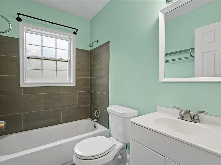 1124 Graymont Dr SW — Photo 17
