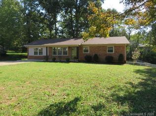 1963 Freedom Ln, Hudson, NC 28638