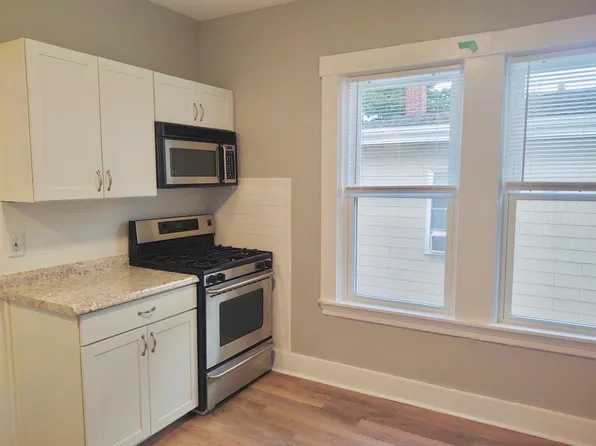 19 Broad St APT 3, Marlborough, MA 01752