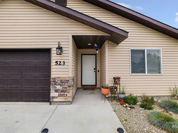 3rd image of 523 W Avenue H