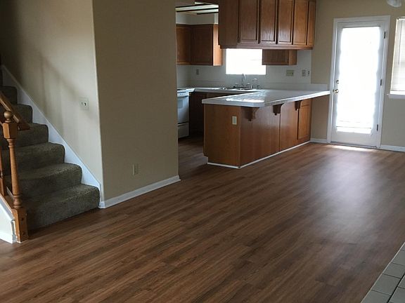 3rd image of 1446 Diamond St