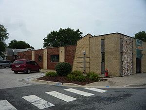 3rd image of 2701 W 87th St