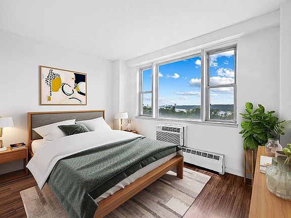 3rd image of 5700 Arlington Ave APT 9P