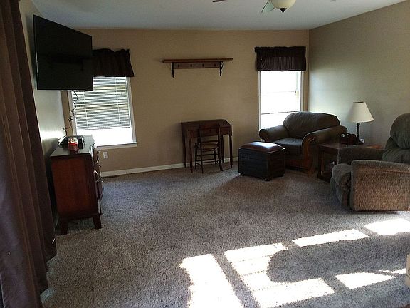 4th image of 27 Ashfield Dr