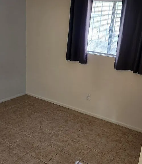 3319 N Dodge Blvd — Photo 6