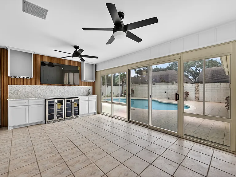 304 Bluebird Ave — Photo 19