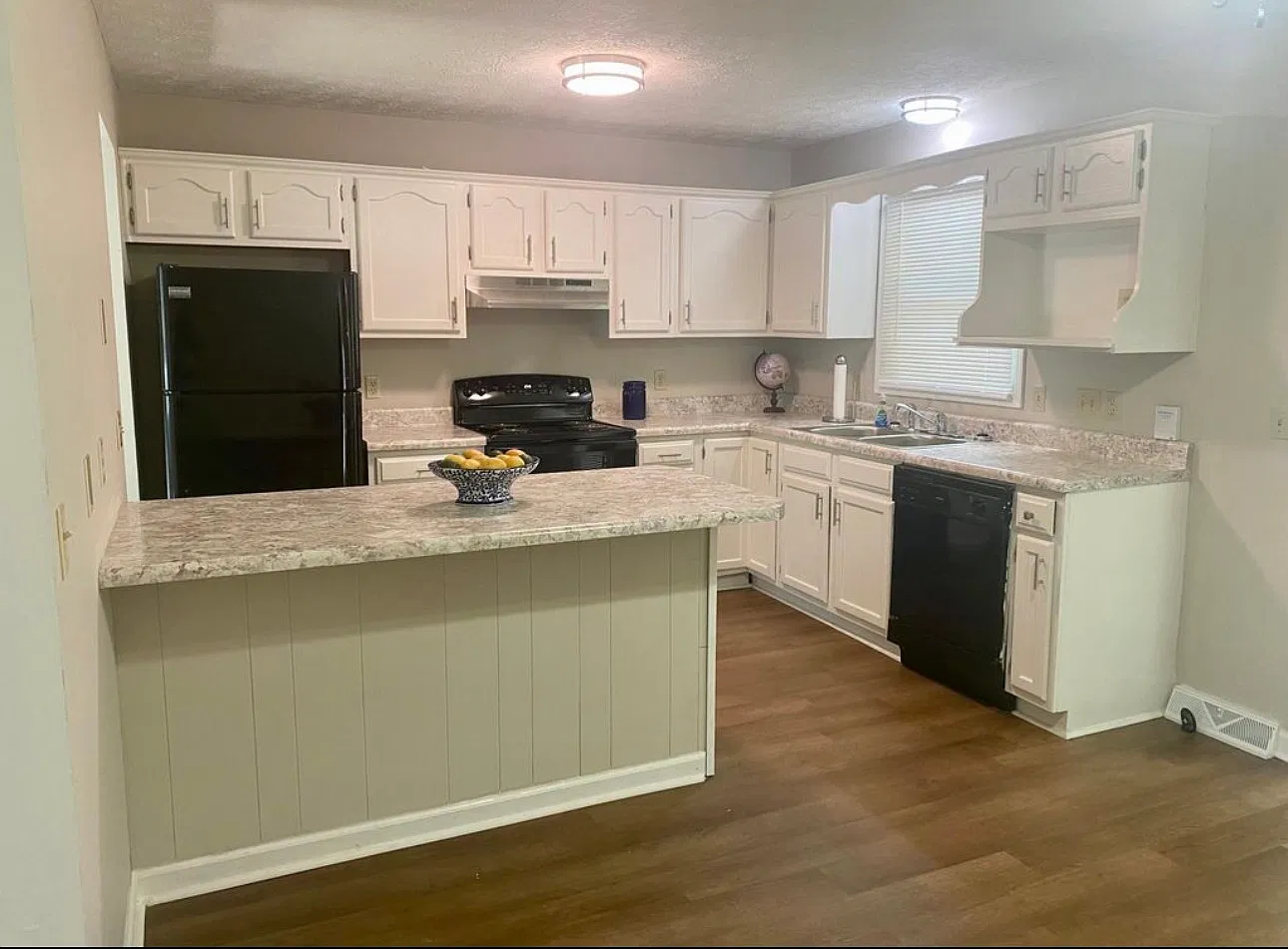 3 bed, 1971 sqft, $2,000 — Photo 2
