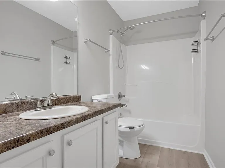 940 Tree Creek Blvd — Photo 30