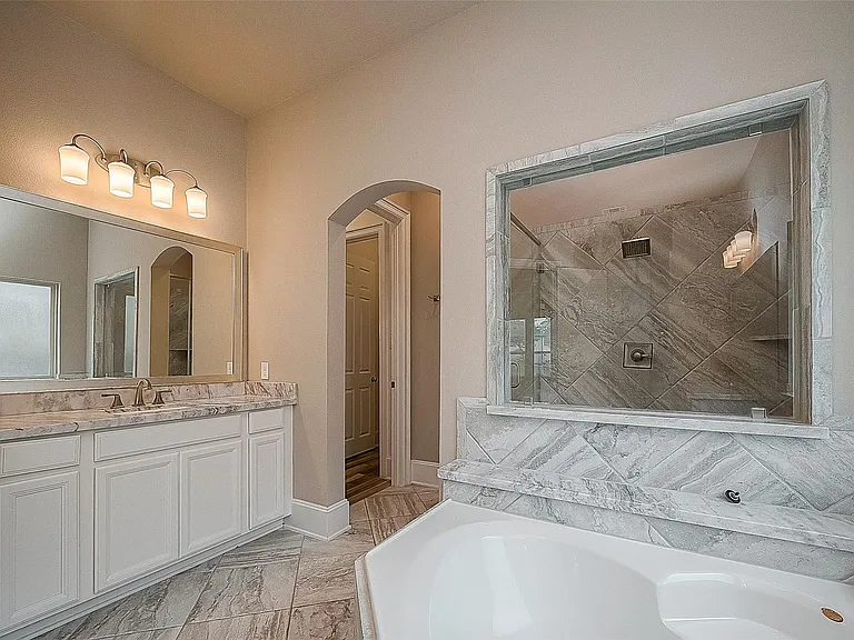115 N Winter Sunrise Cir — Photo 25