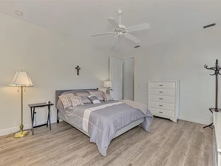 900 Park Place Dr — Photo 45
