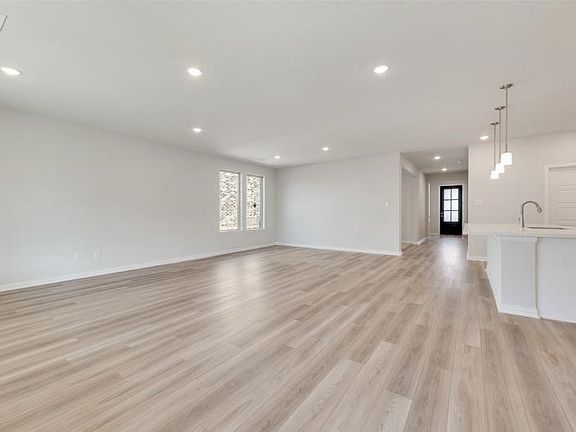 5th image of 4112 Tarlton Rd