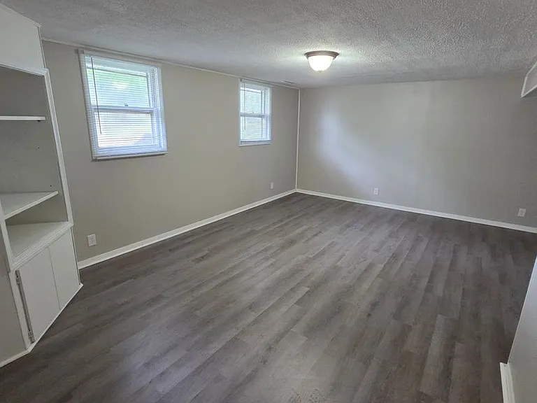 8811 Sprague Cir — Photo 9