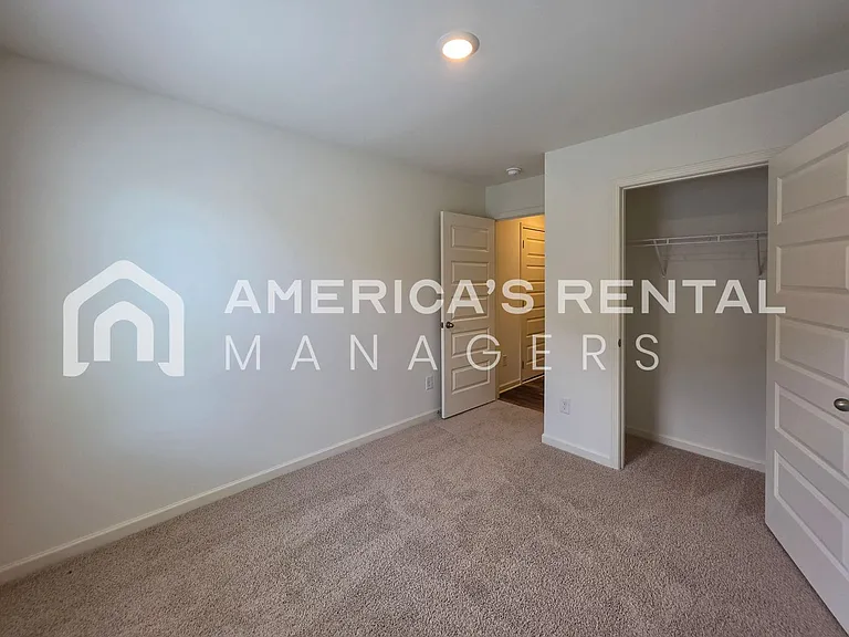 636 Wenonah Way — Photo 27