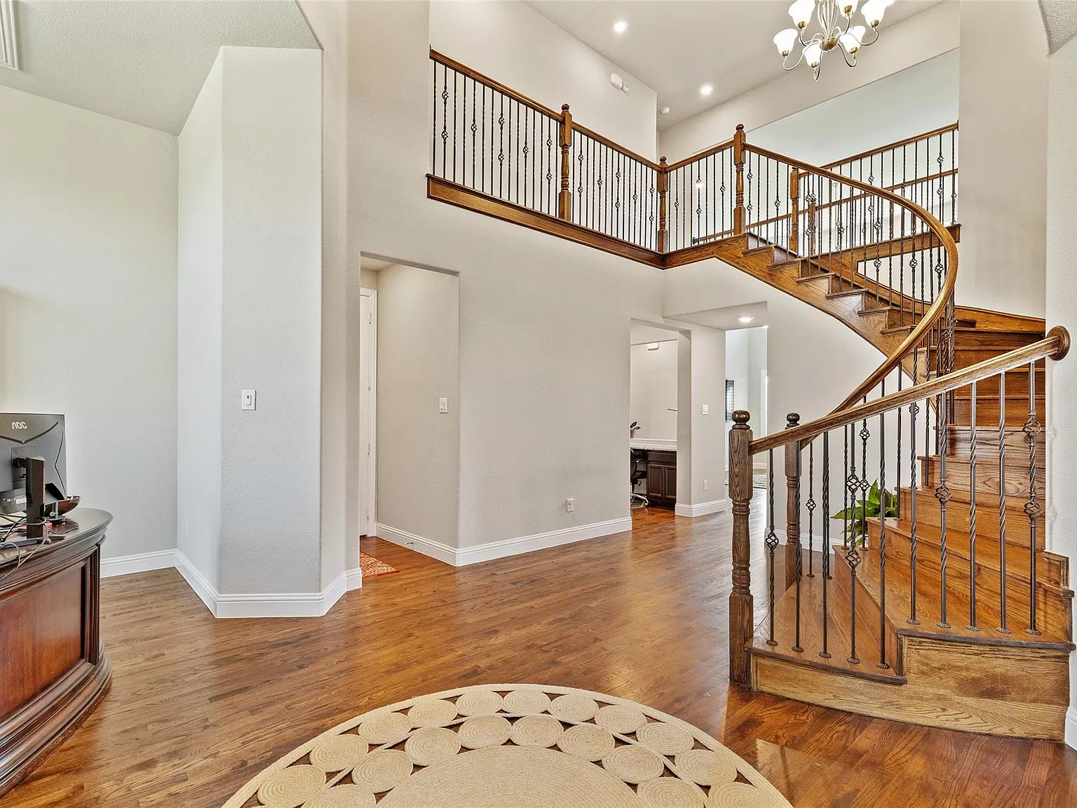4 bed, 3481 sqft, $3,695 — Photo 3
