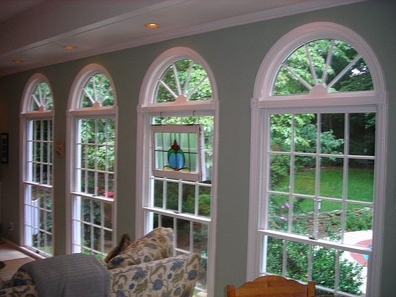 Sun-Room With Views! 