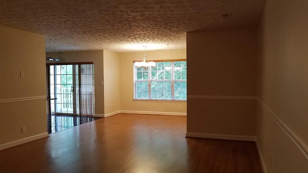 2 bed, 1242 sqft, $1,975 — Photo 2