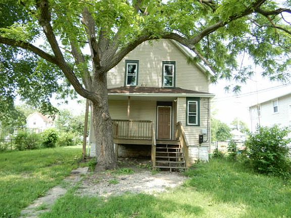 2nd image of 746 N Schuyler Ave