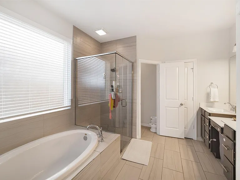 1811 Smithers Landing Dr — Photo 20