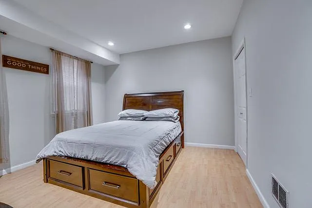 196 Zabriskie St #4 — Photo 10