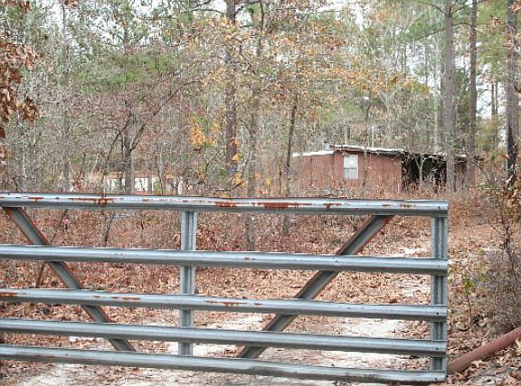 3rd image of 140 Gracie Ln