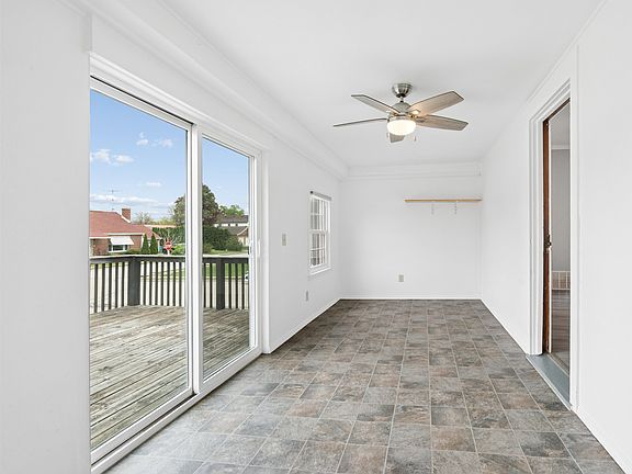 5th image of 504 2nd Ave NW