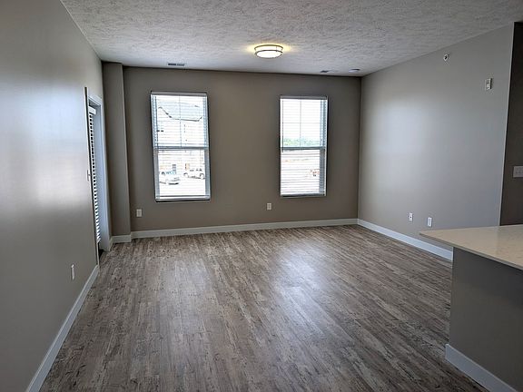 5th image of 2500 Hudson Way #301