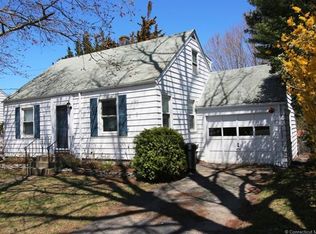 33 Round Hill Rd, Groton, CT 06340