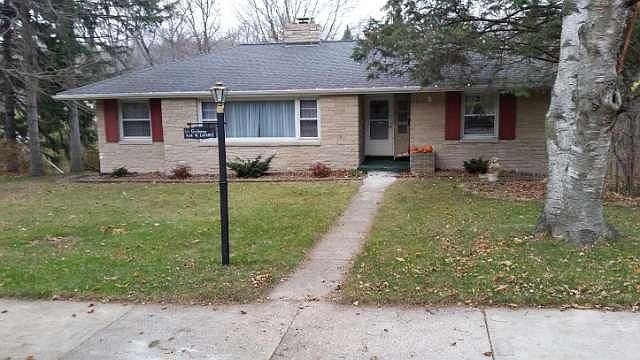 1st image of 924 W Larabee St